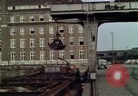 Standbild Haufen Kohle Berlin Deutschland, 1961, aus Sekunde 52 historischem Filmmaterial Videoclip 65675045565