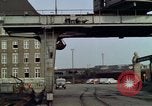 Standbild Haufen Kohle Berlin Deutschland, 1961, aus Sekunde 55 historischem Filmmaterial Videoclip 65675045565