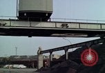 Standbild Haufen Kohle Berlin Deutschland, 1961, aus Sekunde 59 historischem Filmmaterial Videoclip 65675045565