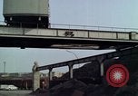 Standbild Haufen Kohle Berlin Deutschland, 1961, aus Sekunde 60 historischem Filmmaterial Videoclip 65675045565