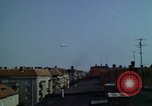 Standbild Flughafen Tempelhof Berlin Deutschland, 1961, aus Sekunde 6 historischem Filmmaterial Videoclip 65675045567