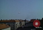 Standbild Flughafen Tempelhof Berlin Deutschland, 1961, aus Sekunde 8 historischem Filmmaterial Videoclip 65675045567