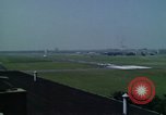 Standbild Flughafen Tempelhof Berlin Deutschland, 1961, aus Sekunde 30 historischem Filmmaterial Videoclip 65675045567