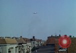 Standbild Flughafen Tempelhof Berlin Deutschland, 1961, aus Sekunde 44 historischem Filmmaterial Videoclip 65675045567