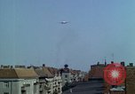 Standbild Flughafen Tempelhof Berlin Deutschland, 1961, aus Sekunde 45 historischem Filmmaterial Videoclip 65675045567