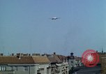 Standbild Flughafen Tempelhof Berlin Deutschland, 1961, aus Sekunde 48 historischem Filmmaterial Videoclip 65675045567