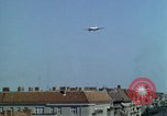 Standbild Flughafen Tempelhof Berlin Deutschland, 1961, aus Sekunde 50 historischem Filmmaterial Videoclip 65675045567