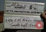 Standbild Flughafen Tempelhof Berlin Deutschland, 1961, aus Sekunde 7 historischem Filmmaterial Videoclip 65675045568