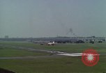 Standbild Flughafen Tempelhof Berlin Deutschland, 1961, aus Sekunde 37 historischem Filmmaterial Videoclip 65675045568