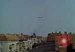 Standbild Flughafen Tempelhof Berlin Deutschland, 1961, aus Sekunde 51 historischem Filmmaterial Videoclip 65675045568