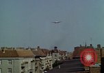 Standbild Flughafen Tempelhof Berlin Deutschland, 1961, aus Sekunde 53 historischem Filmmaterial Videoclip 65675045568