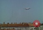 Standbild Flughafen Tempelhof Berlin Deutschland, 1961, aus Sekunde 58 historischem Filmmaterial Videoclip 65675045568