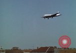Standbild Flughafen Tempelhof Berlin Deutschland, 1961, aus Sekunde 62 historischem Filmmaterial Videoclip 65675045568