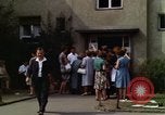 Standbild Flüchtlinge Berlin Deutschland, 1961, aus Sekunde 31 historischem Filmmaterial Videoclip 65675045570