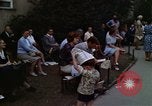 Standbild Flüchtlinge Berlin Deutschland, 1961, aus Sekunde 50 historischem Filmmaterial Videoclip 65675045570