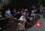 Standbild Flüchtlinge Berlin Deutschland, 1961, aus Sekunde 52 historischem Filmmaterial Videoclip 65675045570