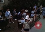 Standbild Flüchtlinge Berlin Deutschland, 1961, aus Sekunde 55 historischem Filmmaterial Videoclip 65675045570
