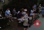 Standbild Flüchtlinge Berlin Deutschland, 1961, aus Sekunde 56 historischem Filmmaterial Videoclip 65675045570