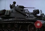 Standbild militärischen Tanks Berlin Deutschland, 1961, aus Sekunde 24 historischem Filmmaterial Videoclip 65675045571