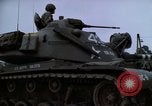 Standbild militärischen Tanks Berlin Deutschland, 1961, aus Sekunde 25 historischem Filmmaterial Videoclip 65675045571
