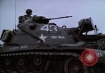 Standbild militärischen Tanks Berlin Deutschland, 1961, aus Sekunde 33 historischem Filmmaterial Videoclip 65675045571