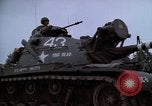 Standbild militärischen Tanks Berlin Deutschland, 1961, aus Sekunde 35 historischem Filmmaterial Videoclip 65675045571