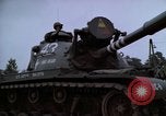 Standbild militärischen Tanks Berlin Deutschland, 1961, aus Sekunde 37 historischem Filmmaterial Videoclip 65675045571