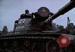 Standbild militärischen Tanks Berlin Deutschland, 1961, aus Sekunde 44 historischem Filmmaterial Videoclip 65675045571