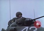 Standbild militärischen Tanks Berlin Deutschland, 1961, aus Sekunde 58 historischem Filmmaterial Videoclip 65675045571