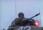 Standbild militärischen Tanks Berlin Deutschland, 1961, aus Sekunde 62 historischem Filmmaterial Videoclip 65675045571