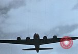 Standbild "Memphis Belle" England, 1943, aus Sekunde 16 historischem Filmmaterial Videoclip 65675045580
