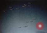 Immagine di Vista della missione da "Memphis Belle" Wilhelmshaven Germania, 1943, secondo 15 filmato di repertorio 65675045582