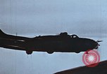 Immagine di Vista della missione da "Memphis Belle" Wilhelmshaven Germania, 1943, secondo 19 filmato di repertorio 65675045582