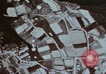 Immagine di Vista della missione da "Memphis Belle" Wilhelmshaven Germania, 1943, secondo 60 filmato di repertorio 65675045582