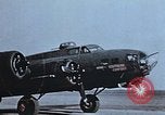 Immagine di B-17 Memphis Belle completa xxv missione Inghilterra, 1943, secondo 37 filmato di repertorio 65675045584
