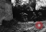 Image des prisonniers de guerre alliés France, 1944, de la seconde 7 séquences d'archives historiques vidéo 65675045597