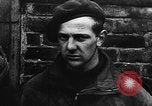 Image des prisonniers de guerre alliés France, 1944, de la seconde 36 séquences d'archives historiques vidéo 65675045597