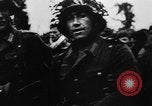 Image des prisonniers de guerre alliés France, 1944, de la seconde 50 séquences d'archives historiques vidéo 65675045597