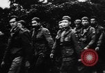 Image des prisonniers de guerre alliés France, 1944, de la seconde 61 séquences d'archives historiques vidéo 65675045597