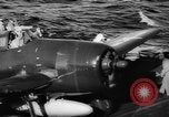 Image les pilotes de la Marine américaine de Leyte aux Philippines, 1944, de la seconde 58 séquences d'archives historiques vidéo 65675045602