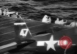 Image les pilotes de la Marine américaine de Leyte aux Philippines, 1944, de la seconde 60 séquences d'archives historiques vidéo 65675045602