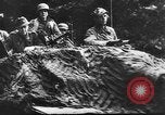 Standbild US Army Kriegsgefangenen und Deutsche Entwicklungen in der nähe von Malmedy Malmedy Belgien, 1944, aus Sekunde 15 historischem Filmmaterial Videoclip 65675045610