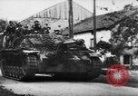 Standbild US Army Kriegsgefangenen und Deutsche Entwicklungen in der nähe von Malmedy Malmedy Belgien, 1944, aus Sekunde 19 historischem Filmmaterial Videoclip 65675045610