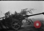 Standbild US Army Kriegsgefangenen und Deutsche Entwicklungen in der nähe von Malmedy Malmedy Belgien, 1944, aus Sekunde 26 historischem Filmmaterial Videoclip 65675045610