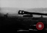 Standbild US Army Kriegsgefangenen und Deutsche Entwicklungen in der nähe von Malmedy Malmedy Belgien, 1944, aus Sekunde 28 historischem Filmmaterial Videoclip 65675045610