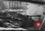 Standbild US Army Kriegsgefangenen und Deutsche Entwicklungen in der nähe von Malmedy Malmedy Belgien, 1944, aus Sekunde 30 historischem Filmmaterial Videoclip 65675045610