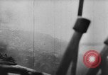 Standbild US Army Kriegsgefangenen und Deutsche Entwicklungen in der nähe von Malmedy Malmedy Belgien, 1944, aus Sekunde 32 historischem Filmmaterial Videoclip 65675045610