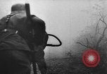 Standbild US Army Kriegsgefangenen und Deutsche Entwicklungen in der nähe von Malmedy Malmedy Belgien, 1944, aus Sekunde 36 historischem Filmmaterial Videoclip 65675045610