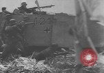 Standbild US Army Kriegsgefangenen und Deutsche Entwicklungen in der nähe von Malmedy Malmedy Belgien, 1944, aus Sekunde 45 historischem Filmmaterial Videoclip 65675045610