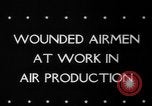 Standbild Verwundet Army Air Force Soldaten im Krieg Factory Denver Colorado USA, 1945, aus Sekunde 3 historischem Filmmaterial Videoclip 65675045613